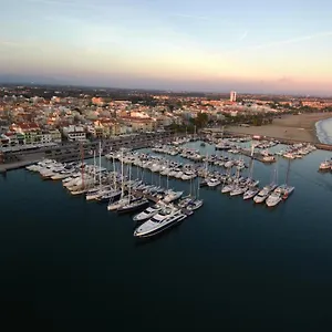 For A Las Dunas , Cambrils España
